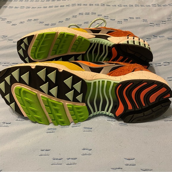 NWOT Saucony 3D Grid Hurricane Tralian Running Shoes Mustard SZ 11 M. S70745-8 - Picture 3 of 7